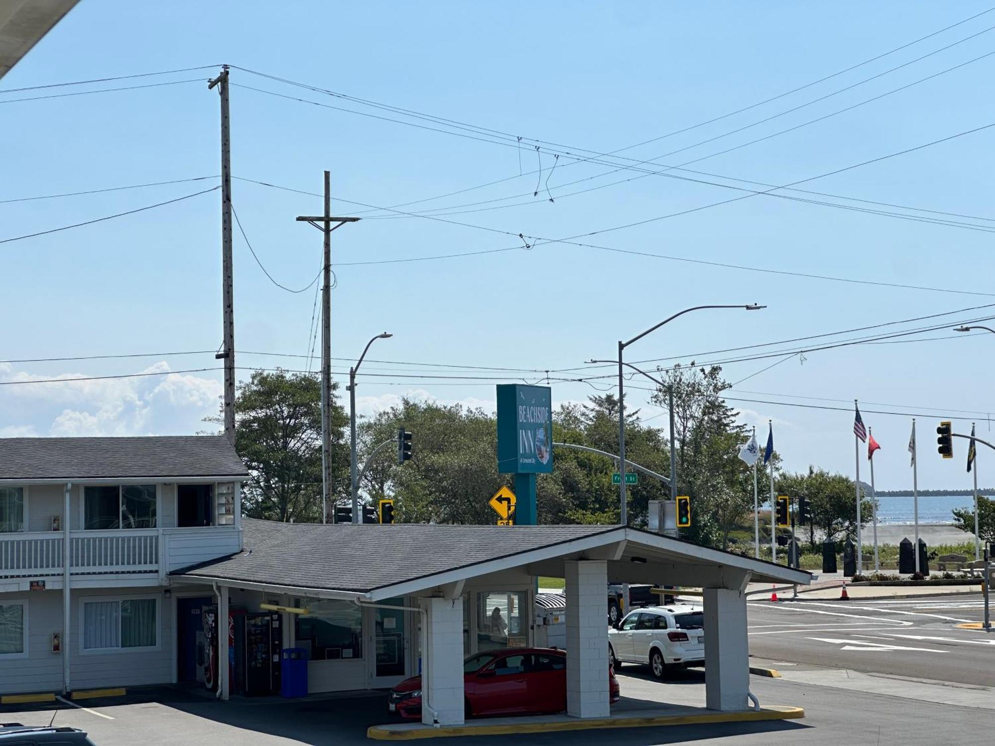 Beachside Motel *